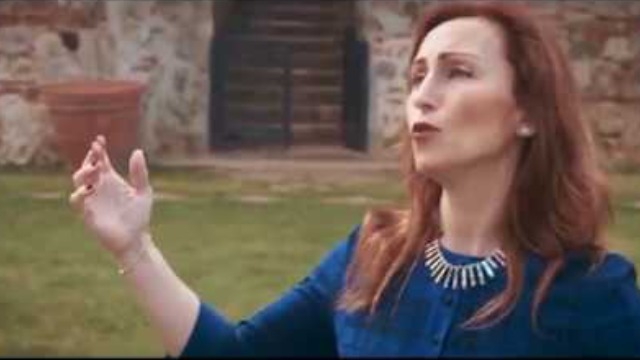 Sibel Üçal — Makdisinde El Açarak